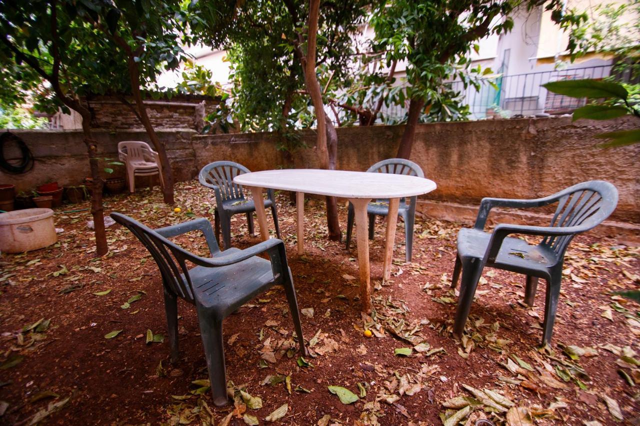 Birbili Youth Guest House Athens Exterior photo